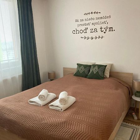 Apartman Nedaleko Centra Mesta Michalovce Eksteriør bilde