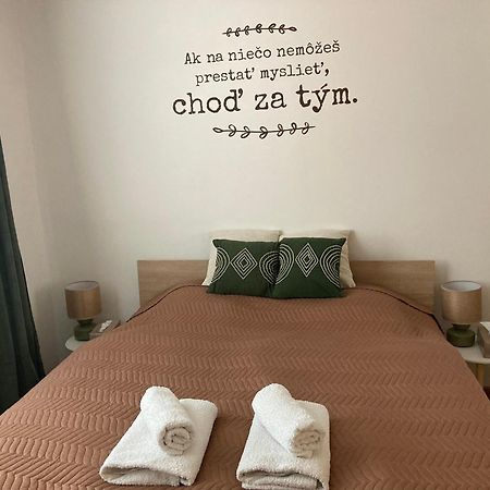 Apartman Nedaleko Centra Mesta Michalovce Eksteriør bilde