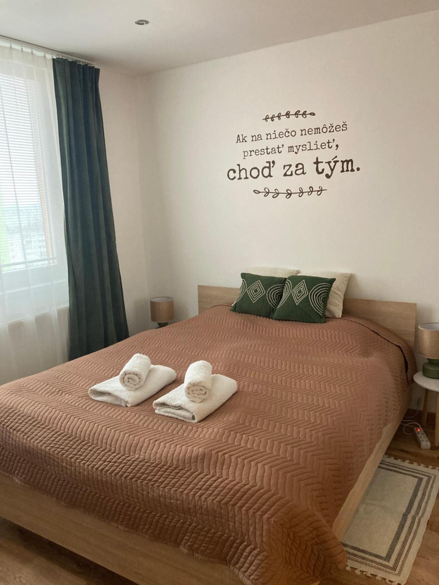 Apartman Nedaleko Centra Mesta Michalovce Eksteriør bilde